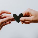 Уметь прощать: 7 способов, как восстановить утраченные отношения