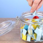 Денежная экономика: 4 популярные практики манипуляций в отношениях