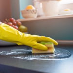 5 эффективных способов удалить жирный налет с кухонных поверхностей