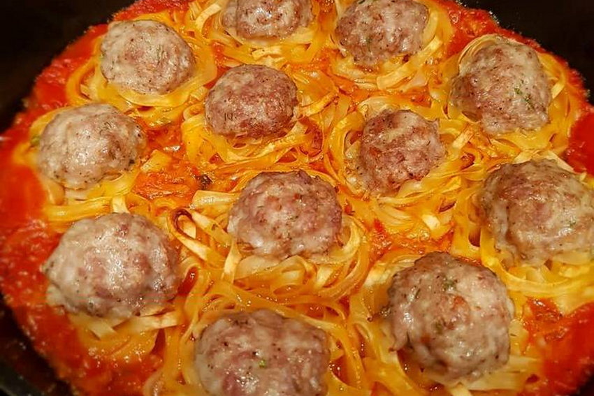 Гнезда из макарон с фаршем