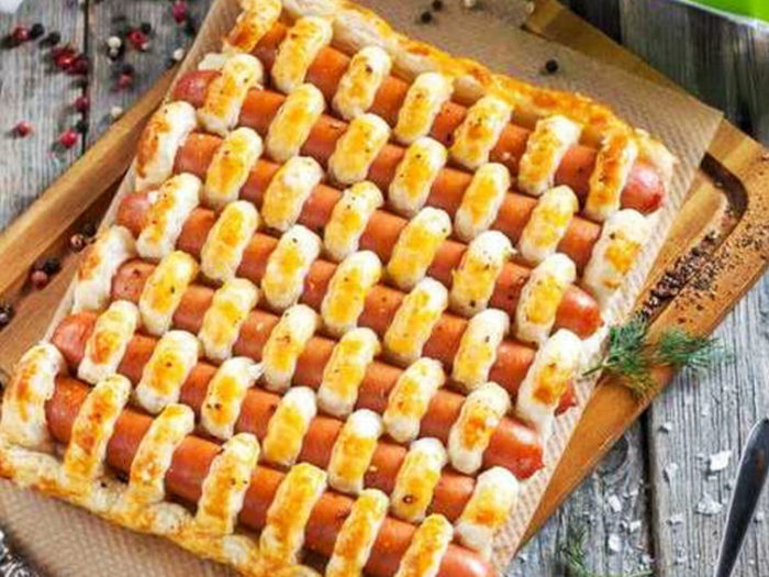 Пирог с сосисками