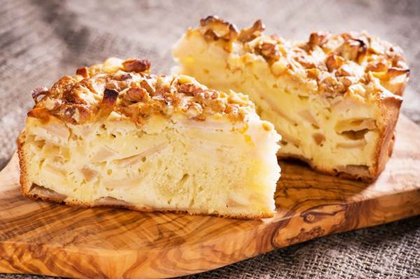 Шарлотка с грецким орехом