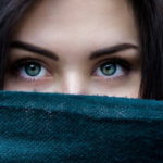 Как научиться читать собеседника по глазам