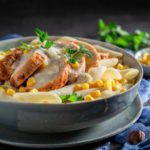 Паста с курицей и кукурузой