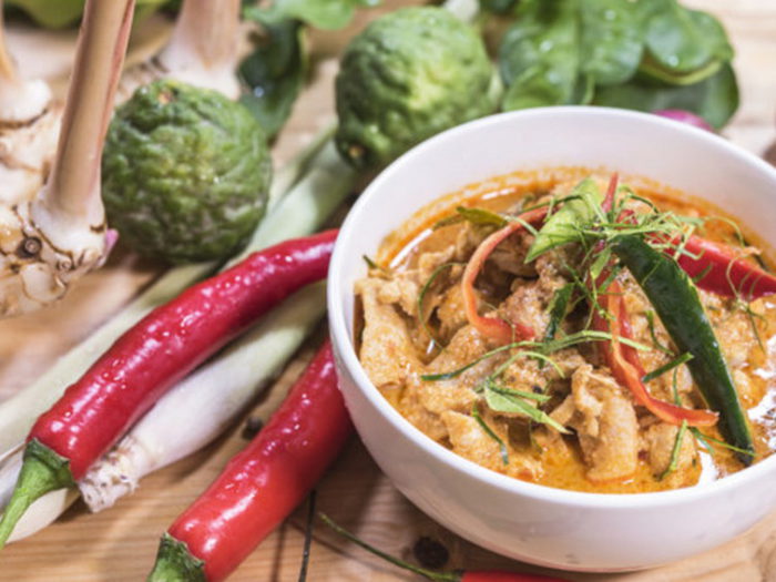 Как приготовить согревающий карри с курицей и картофелем
