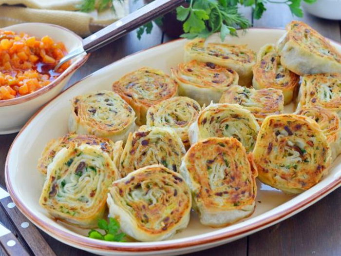 Рулет из лаваша с грибами и картофелем