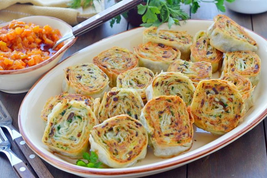Рулет из лаваша с грибами и картофелем