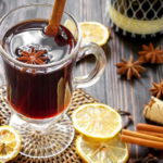 Как варить глинтвейн дома: рецепт согревающего напитка с сухим вином
