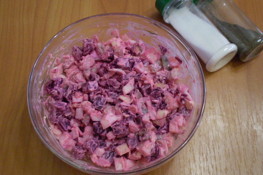 Салат из селедки и свеклы
