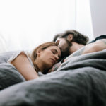 Чем полезен совместный сон с любимым человеком?