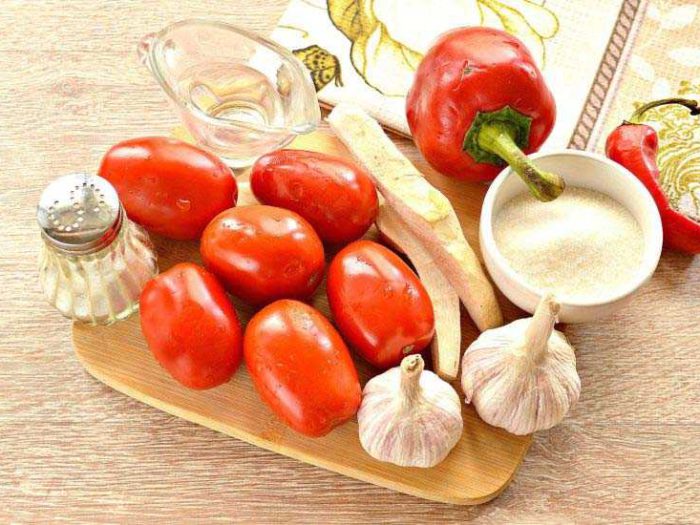 Как приготовить маринованные помидоры с перцем и хреном?