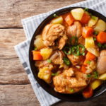 Как сделать рагу из куриного филе с летними овощами
