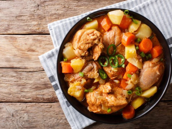 Как сделать рагу из куриного филе с летними овощами