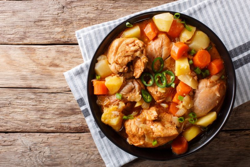Как сделать рагу из куриного филе с летними овощами