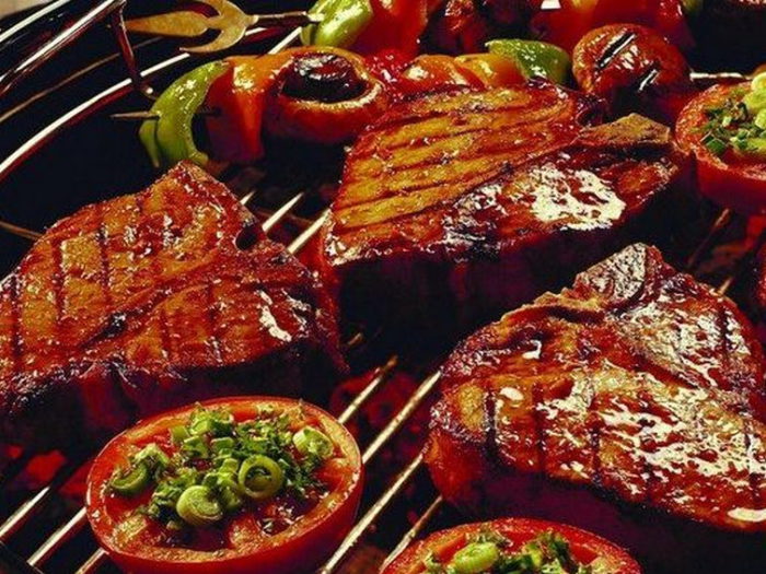 Почему не стоит отказываться от употребления мяса