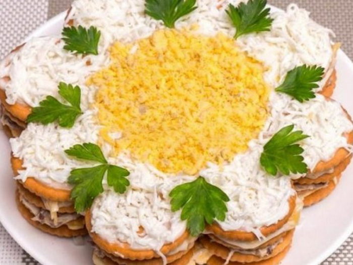 Рецепт закусочного торта из крекеров