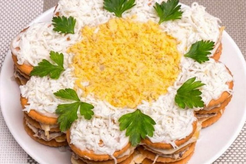 Рецепт закусочного торта из крекеров