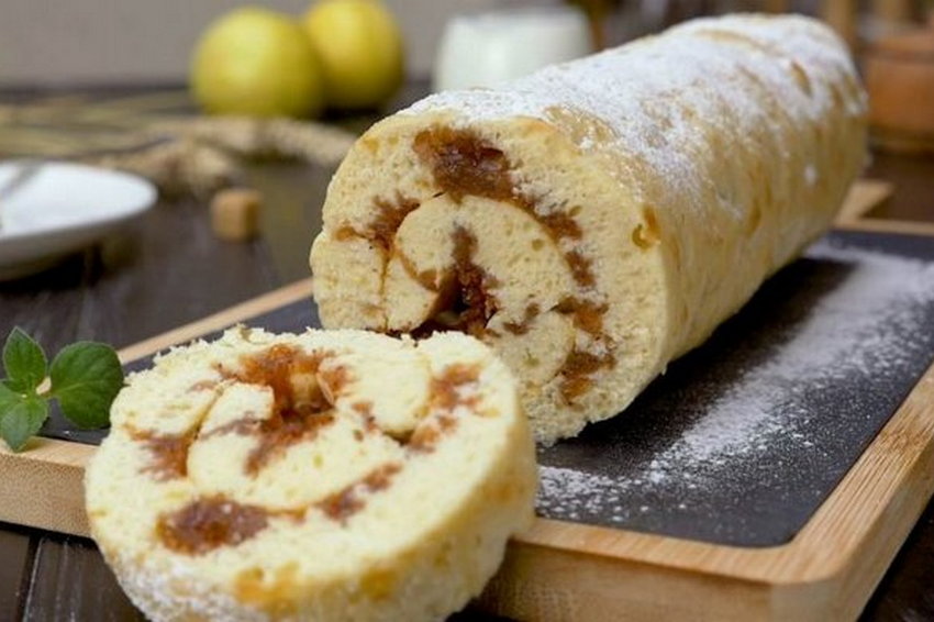 Рецепт бисквитного рулета с яблоками и орехами