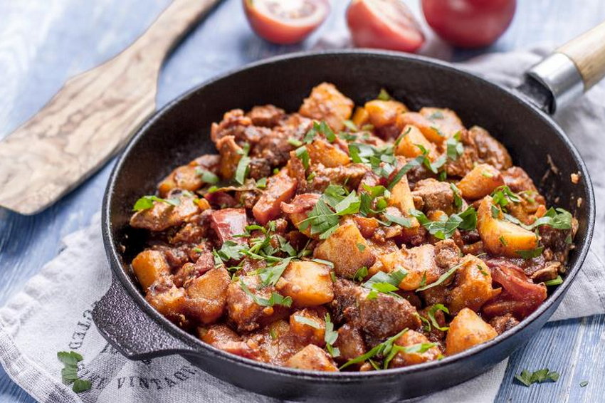 Как приготовить второе блюдо из свинины и картофеля