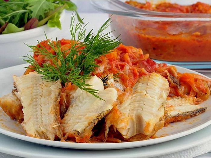 Рецепт приготовления вкусного минтая в духовке