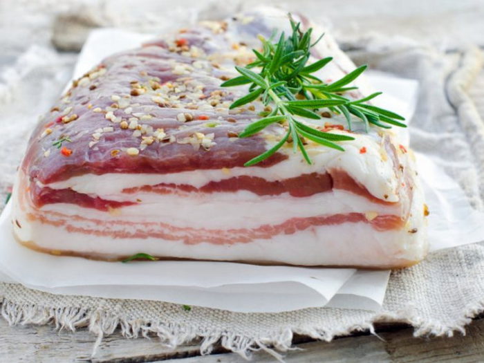 Как приготовить моченое сало