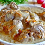 Куриная печень со сметаной и сливками