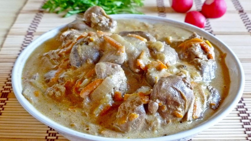  Куриная печень со сметаной и сливками
