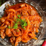 Куриные желудки в томатном соусе