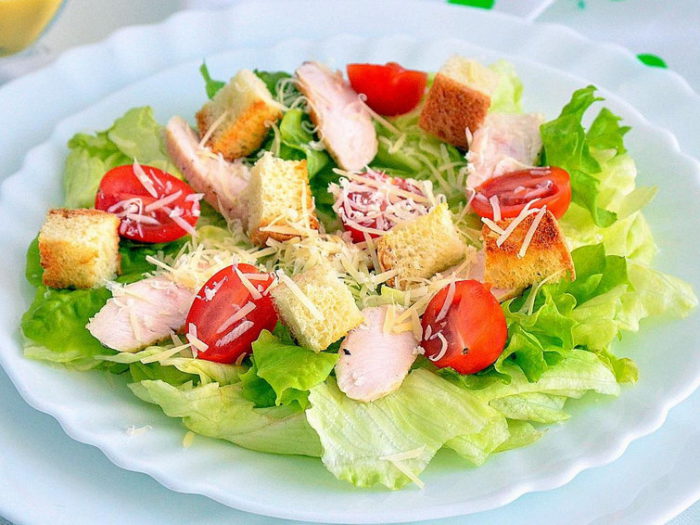 Как приготовить салат Цезарь
