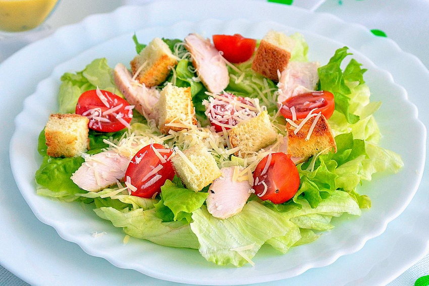Как приготовить салат Цезарь