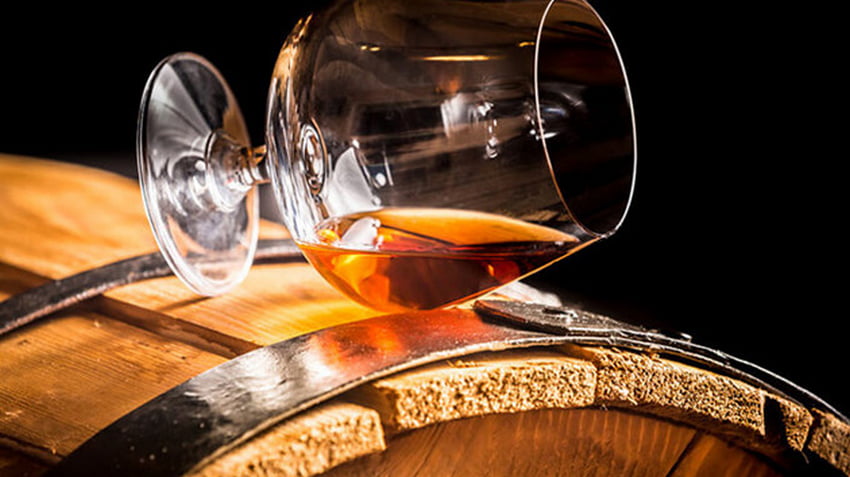 Как выбрать удачный коньяк на праздник – рассказывает DrinkHouse