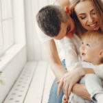 Почему нужно обнимать детей как можно чаще
