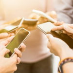 Психологи предупреждают: последствия от смартфонов в руках у детей гораздо хуже, чем вы думаете