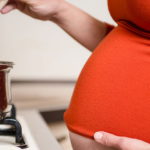 Вкусные для вас, опасные для ребёнка. Что не стоит есть будущим мамам