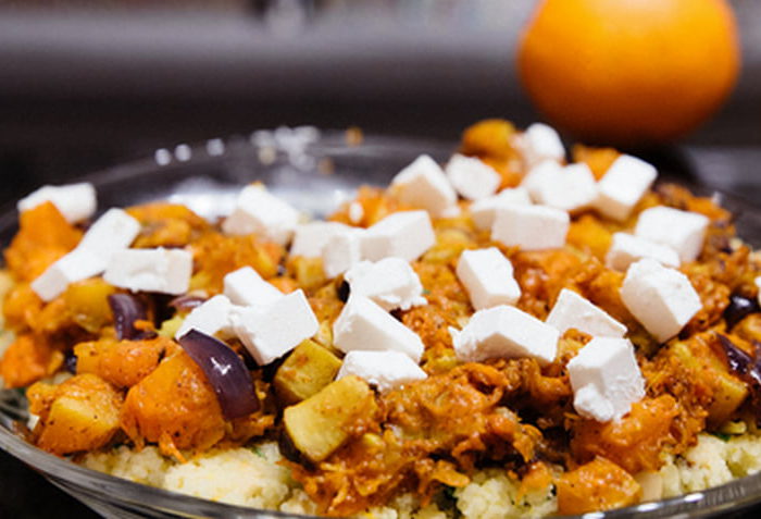 Цыпленок по-мароккански с тыквой и кукурузой