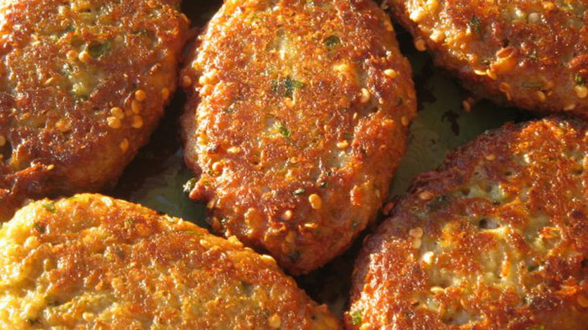 Сытные и полезные котлеты из кабачков