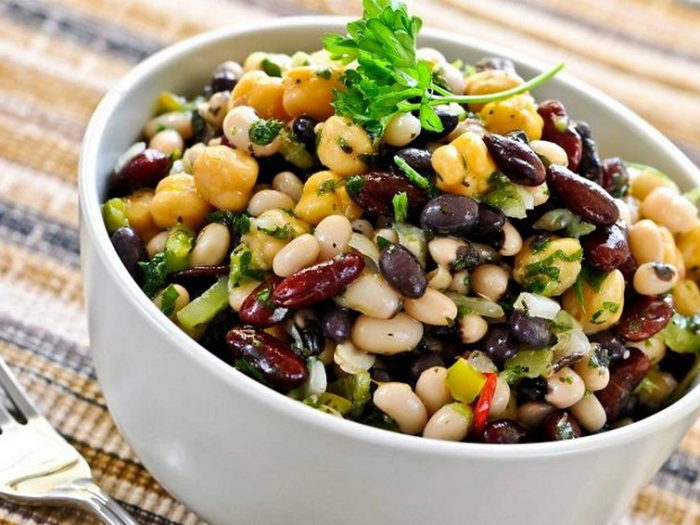 Когда ломаешь голову, что приготовить: 4 мини-салатов на любой вкус