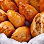 Рулет из птицы с начинкой из печени и брусники