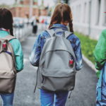 В школу, как в поход: выбираем детский рюкзак