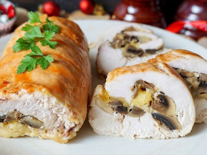 Рецепт рулета из куриного филе с грибами
