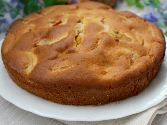 Заливной пирог с яблоками