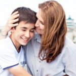 10 способов, как маме с сыном установить прочную связь
