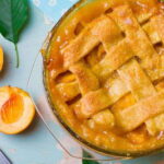 Пирог с персиками