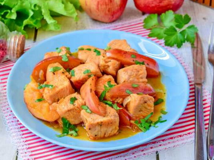 Индейка тушенная с яблоками рецепт приготовления