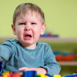 Почему ребенок плачет во сне и после?