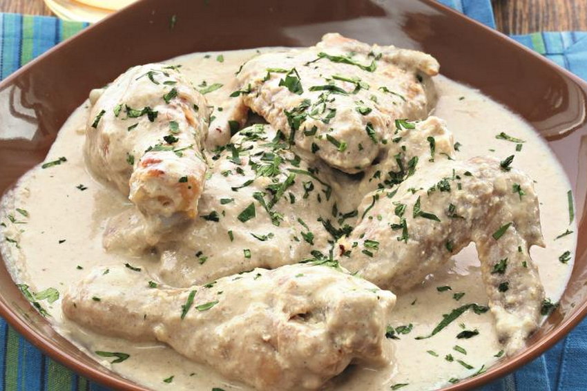 Запеченная курица в сливочном соусе