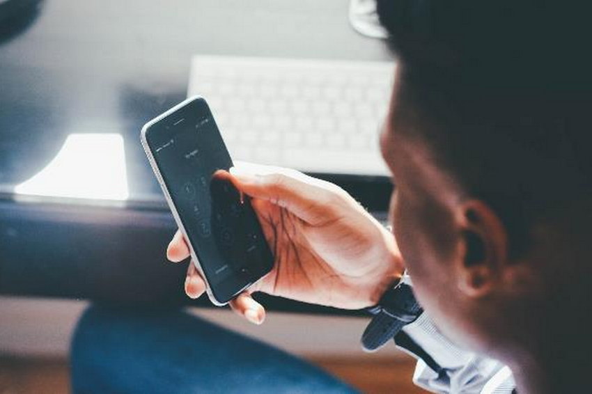 Эксперты рассказали, как обнаружить шпионское ПО на смартфоне