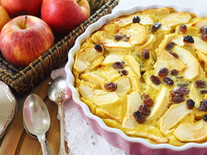 Зимний рецепт клафути с яблоками и грецкими орехами