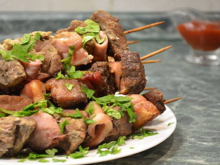 Вкусный шашлык из свинины в духовке