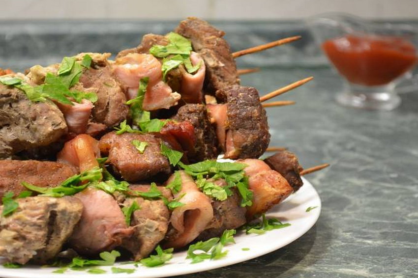 Вкусный шашлык из свинины в духовке